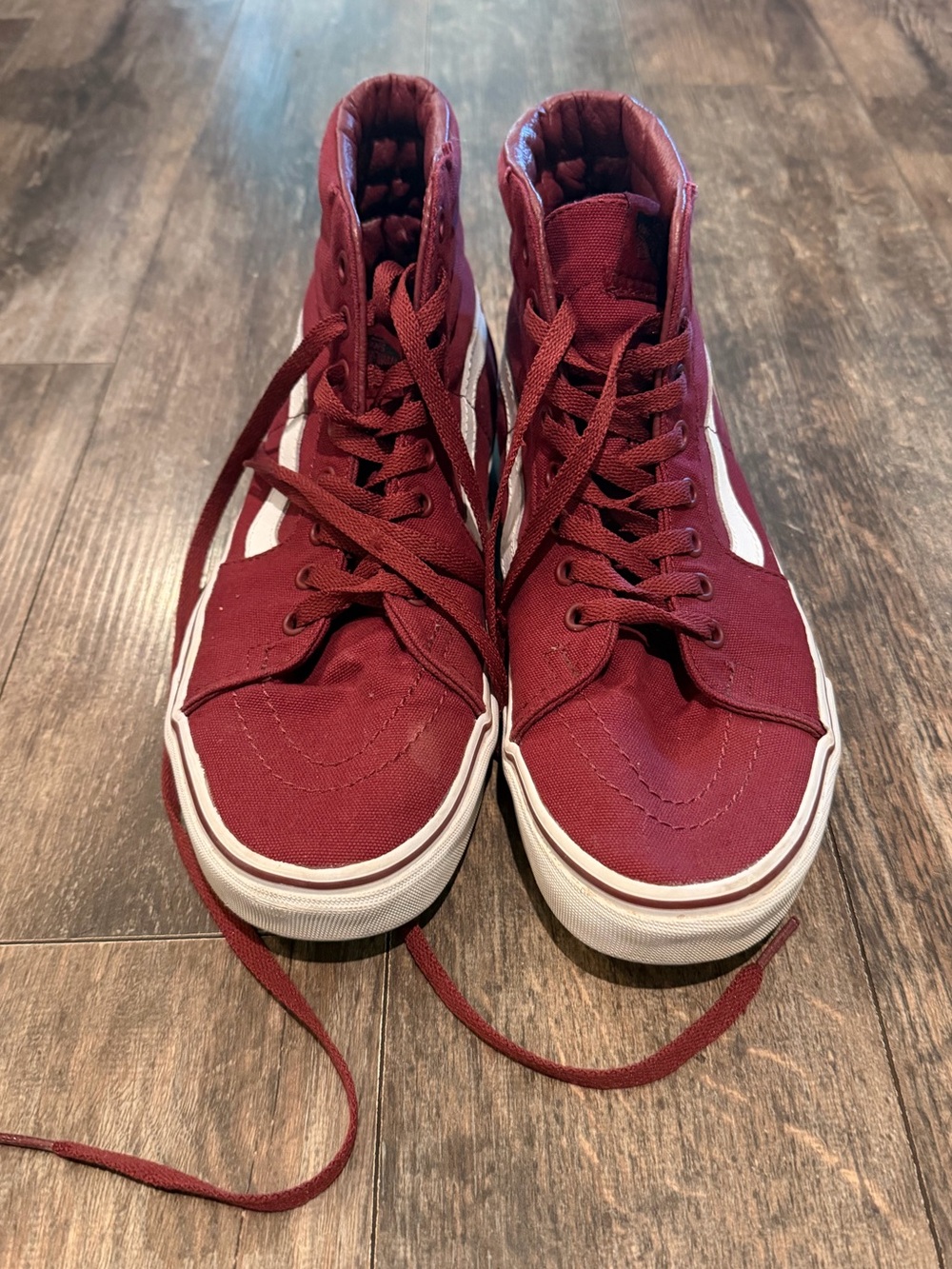 🌷Vans Burgundy High-Top Sneakers with White Stripe